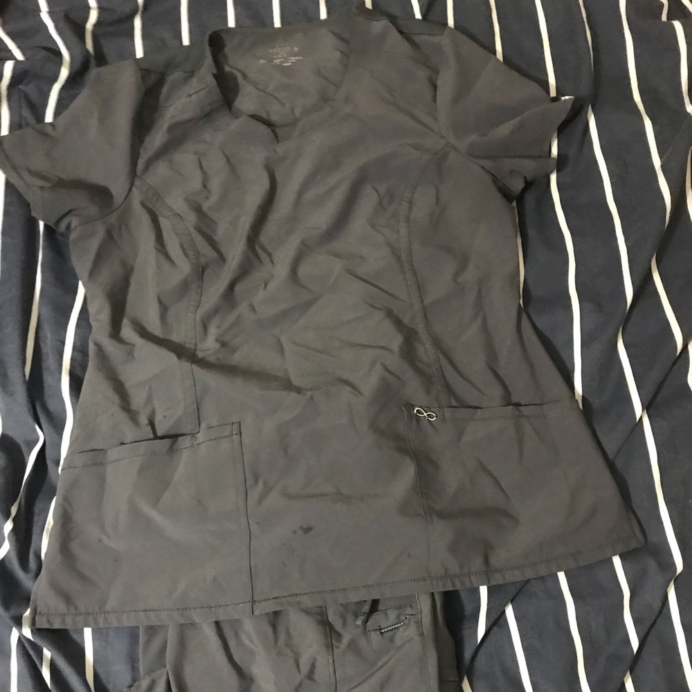 Scrub set